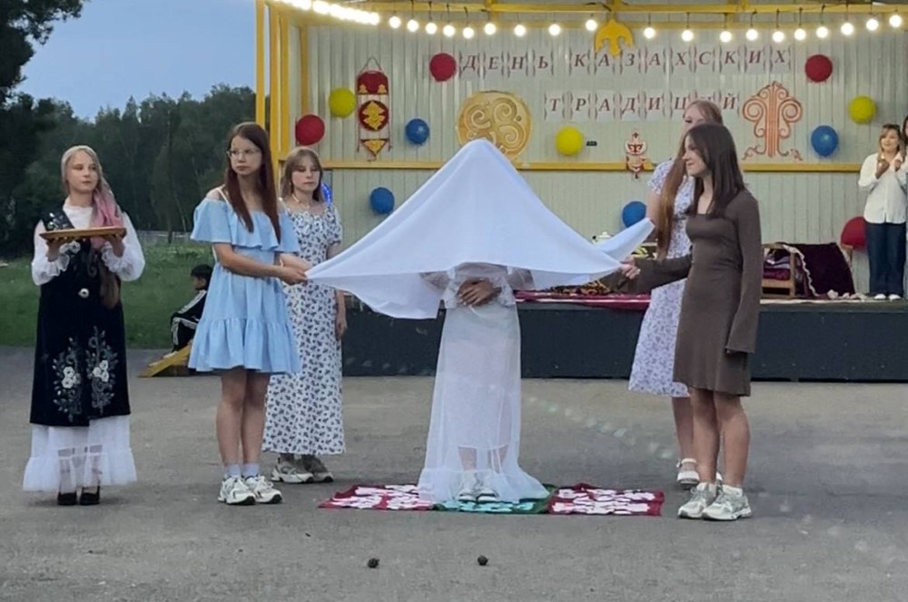 Экология және ұлттық дәстүрлер күні